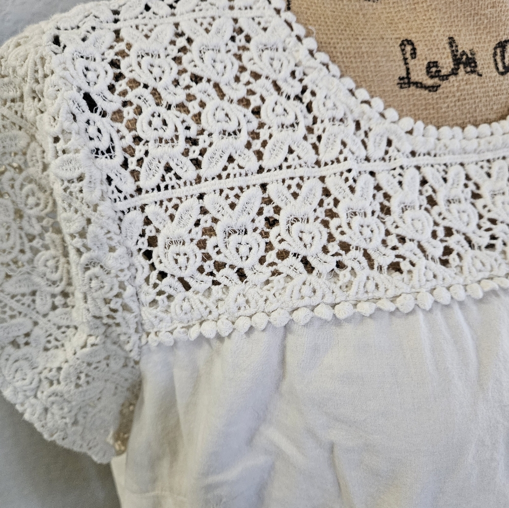 GAP Lace Dress - Picture 2 of 9